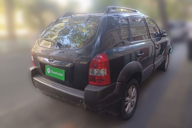 Used Hyundai Tucson 2009 2.0L Automatic Two-Wheel Drive with Sunroof Rear Right 45 Deg