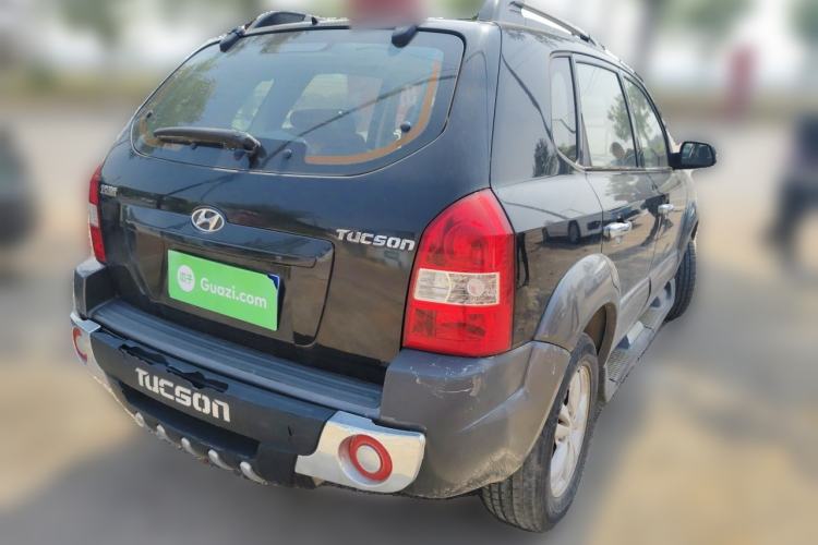 Used Hyundai Tucson 2009 2.0L Manual Two-Wheel Drive Fashion Edition Rear Right 45 Deg