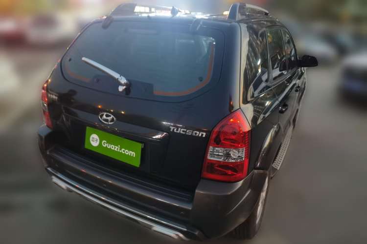 Used Hyundai Tucson 2009 2.0L Automatic Two-Wheel Drive with Sunroof Rear Right 45 Deg