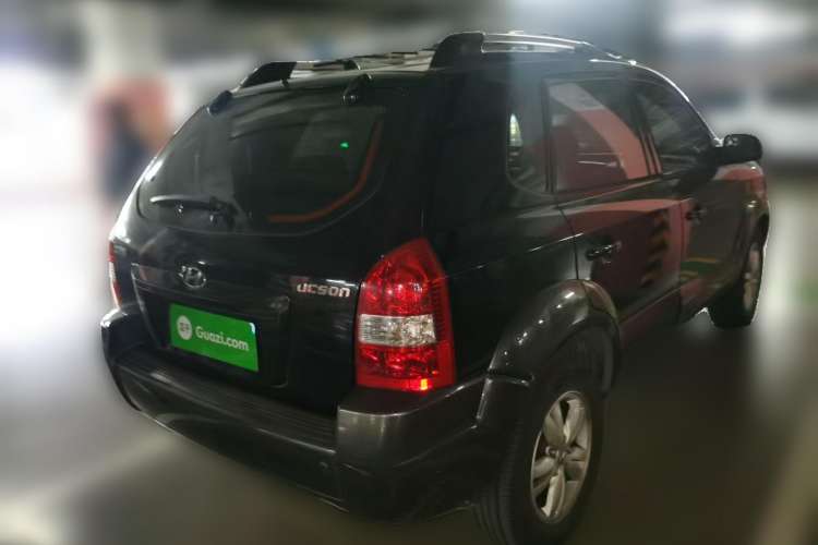 Used Hyundai Tucson 2009 2.0L Automatic Two-Wheel Drive with Sunroof Rear Right 45 Deg