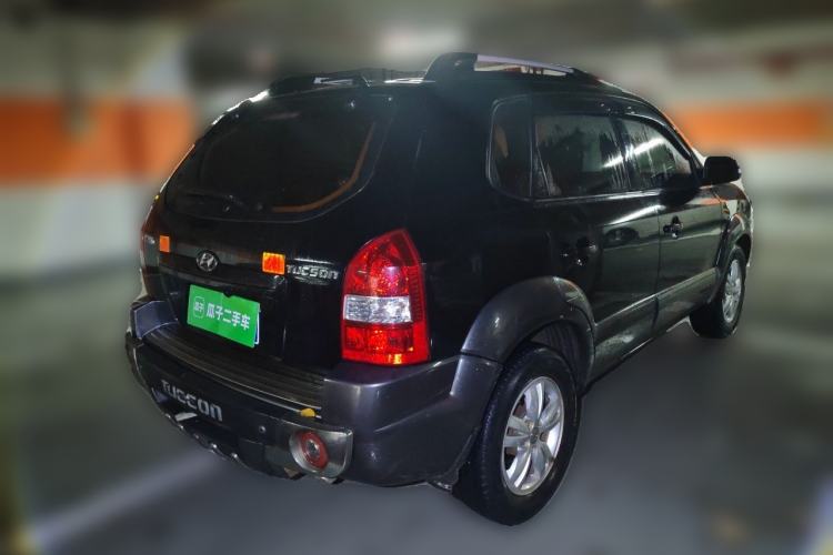Used Hyundai Tucson 2009 2.0L Manual Two-Wheel Drive Fashion Edition Rear Right 45 Deg