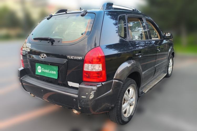 Used Hyundai Tucson 2009 2.0L Automatic Two-Wheel Drive with Sunroof Rear Right 45 Deg
