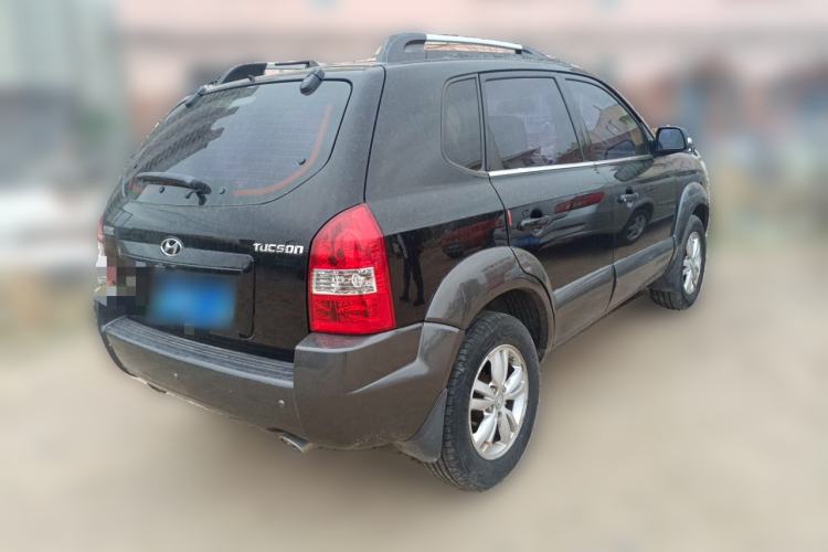 Used Hyundai Tucson 2009 2.0L Manual Two-Wheel Drive Fashion Edition Rear Right 45 Deg