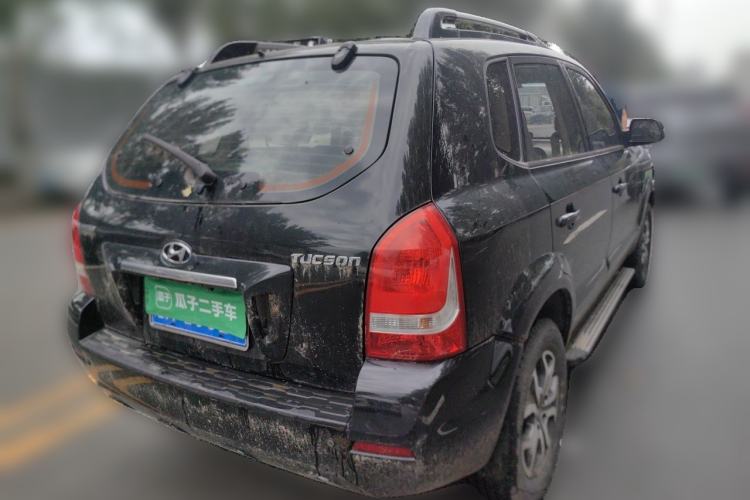 Used Hyundai Tucson 2009 2.0L Manual Two-Wheel Drive Fashion Edition Rear Right 45 Deg