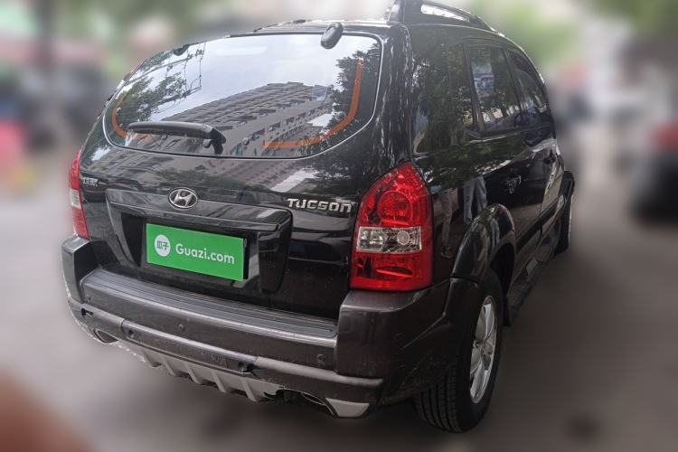 Used Hyundai Tucson 2009 2.0L Automatic Two-Wheel Drive with Sunroof Rear Right 45 Deg