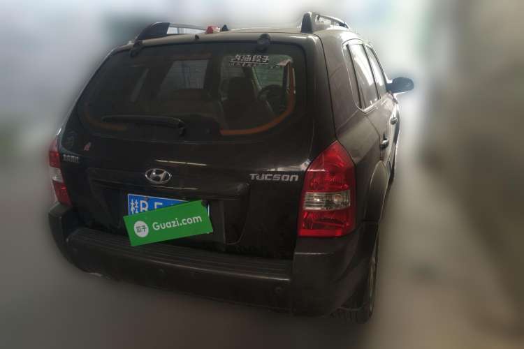 Used Hyundai Tucson 2009 2.0L Automatic Two-Wheel Drive with Sunroof Rear Right 45 Deg