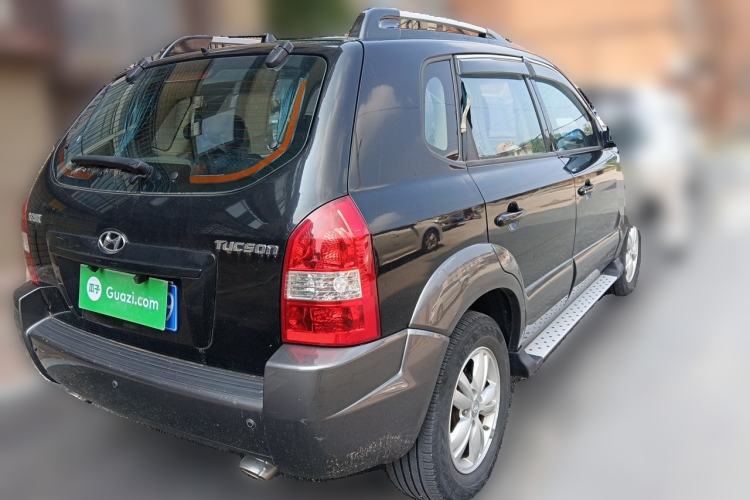 Used Hyundai Tucson 2009 2.0L Manual Two-Wheel Drive Fashion Edition Rear Right 45 Deg