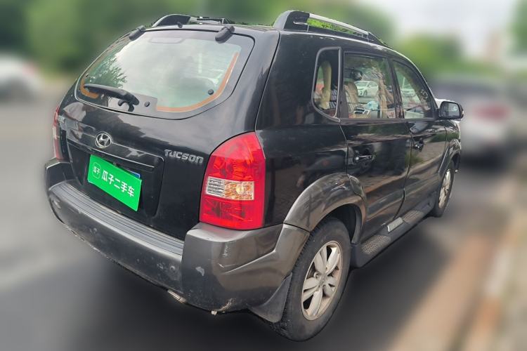 Used Hyundai Tucson 2009 2.0L Automatic Two-Wheel Drive with Sunroof Rear Right 45 Deg