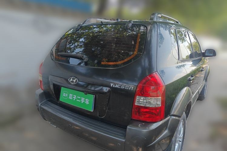 Used Hyundai Tucson 2009 2.0L Manual Two-Wheel Drive Fashion Edition Rear Right 45 Deg