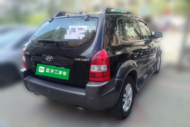Used Hyundai Tucson 2009 2.0L Manual Two-Wheel Drive Fashion Edition Rear Right 45 Deg