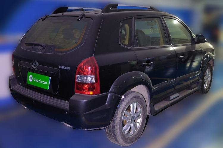 Used Hyundai Tucson 2009 2.0L Automatic Two-Wheel Drive with Sunroof Rear Right 45 Deg