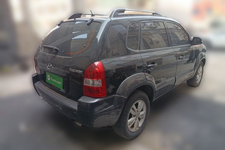 Used Hyundai Tucson 2009 2.0L Manual Two-Wheel Drive Fashion Edition Rear Right 45 Deg