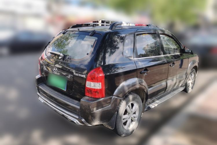 Used Hyundai Tucson 2009 2.0L Manual Two-Wheel Drive Fashion Edition Rear Right 45 Deg