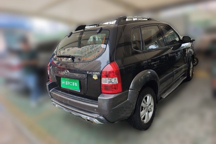 Used Hyundai Tucson 2009 2.0L Automatic Two-Wheel Drive with Sunroof Rear Right 45 Deg