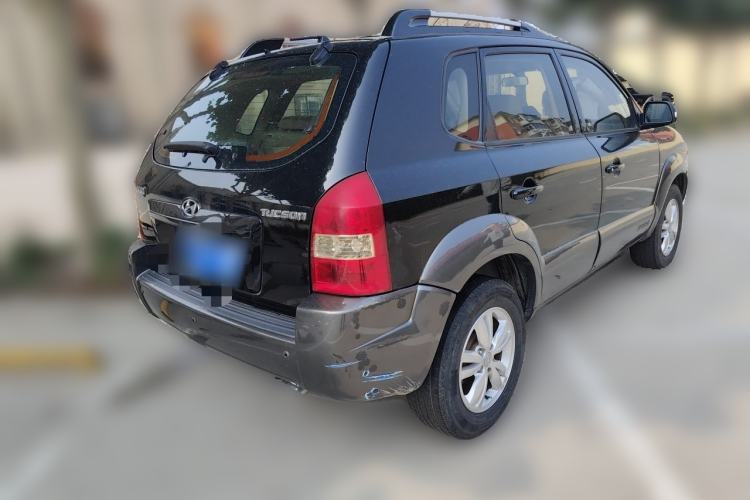 Used Hyundai Tucson 2009 2.0L Manual Two-Wheel Drive Fashion Edition Rear Right 45 Deg