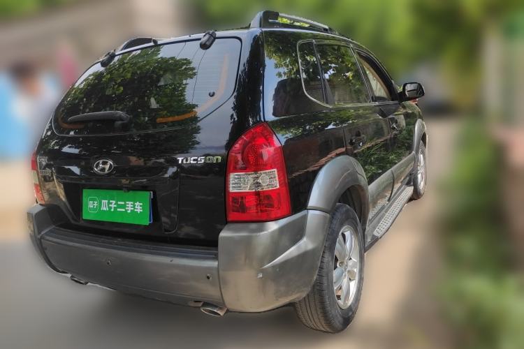 Used Hyundai Tucson 2009 2.0L Automatic Two-Wheel Drive with Sunroof Rear Right 45 Deg