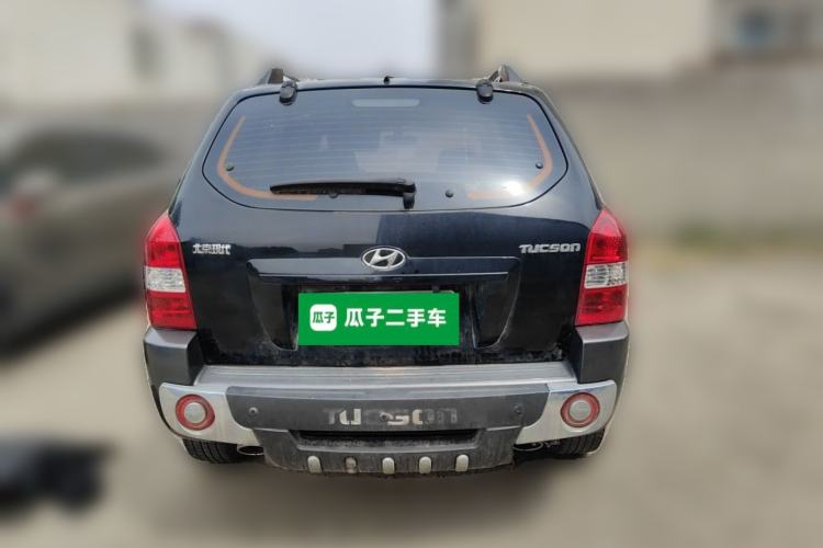 Used Hyundai Tucson 2009 2.0L Manual Two-Wheel Drive Fashion Edition Rear
