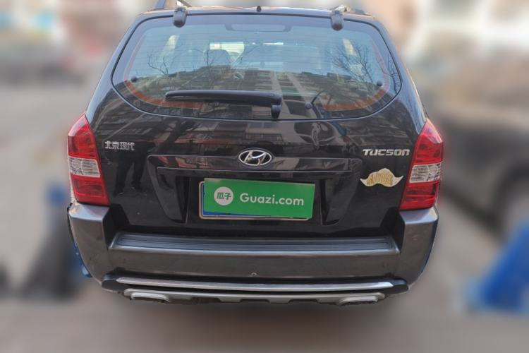 Used Hyundai Tucson 2009 2.0L Automatic Two-Wheel Drive with Sunroof Rear