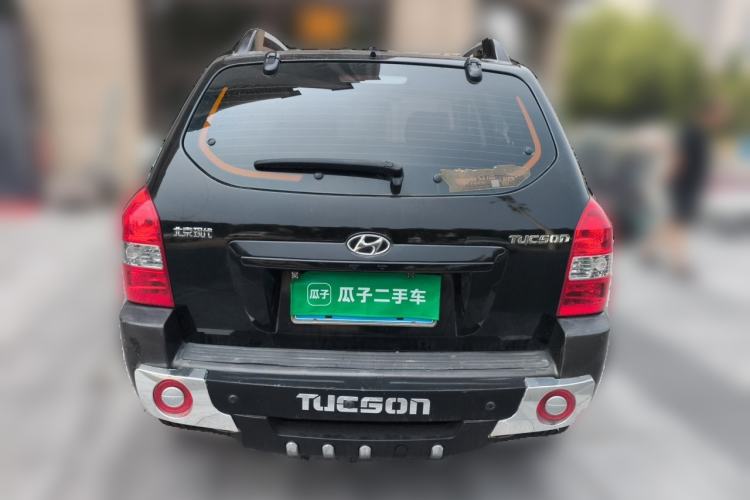 Used Hyundai Tucson 2009 2.0L Manual Two-Wheel Drive Fashion Edition Rear