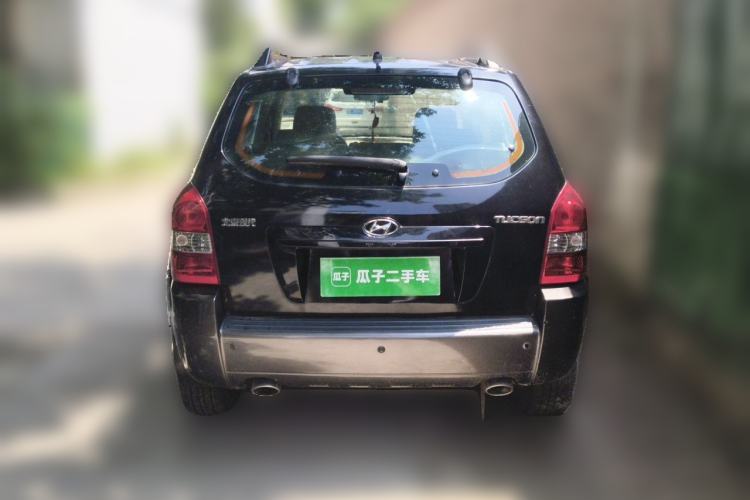 Used Hyundai Tucson 2009 2.0L Manual Two-Wheel Drive Fashion Edition Rear