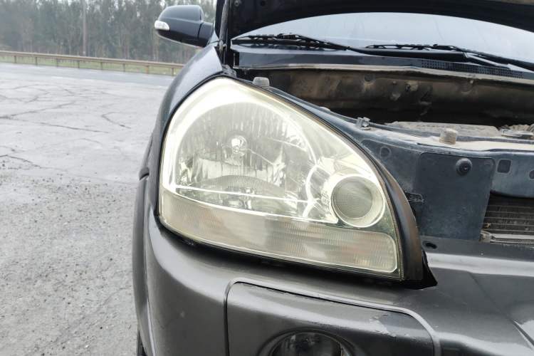 Used Hyundai Tucson 2009 2.0L Manual Two-Wheel Drive Fashion Edition Right Front Headlight