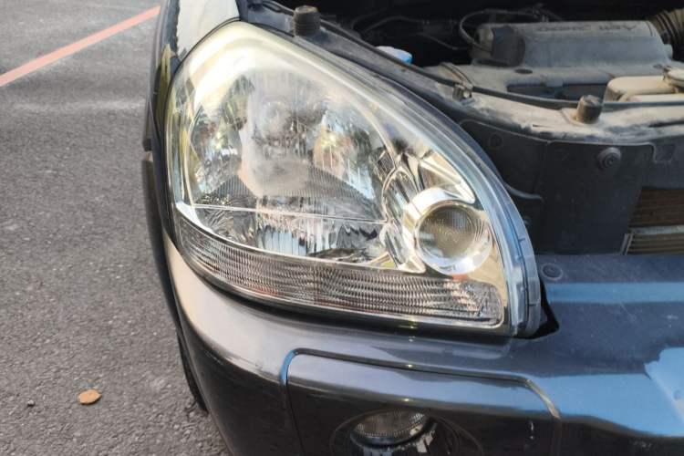 Used Hyundai Tucson 2009 2.0L Automatic Two-Wheel Drive with Sunroof Right Front Headlight