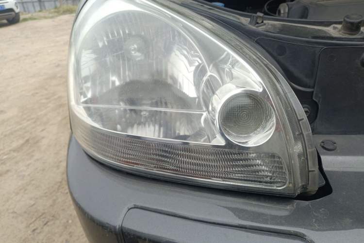 Used Hyundai Tucson 2009 2.0L Manual Two-Wheel Drive Fashion Edition Right Front Headlight