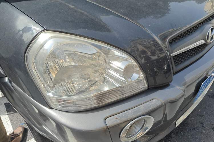 Used Hyundai Tucson 2009 2.0L Manual Two-Wheel Drive Fashion Edition Right Front Headlight