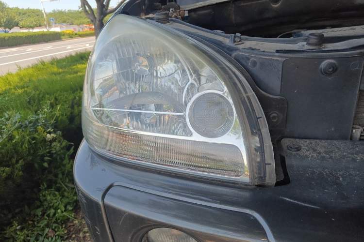 Used Hyundai Tucson 2009 2.0L Manual Two-Wheel Drive Fashion Edition Right Front Headlight