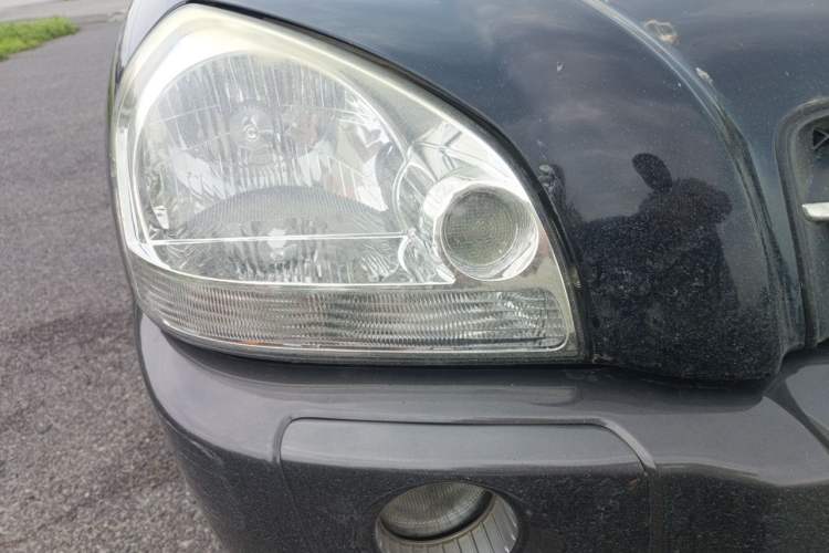 Used Hyundai Tucson 2009 2.0L Manual Two-Wheel Drive Fashion Edition Right Front Headlight