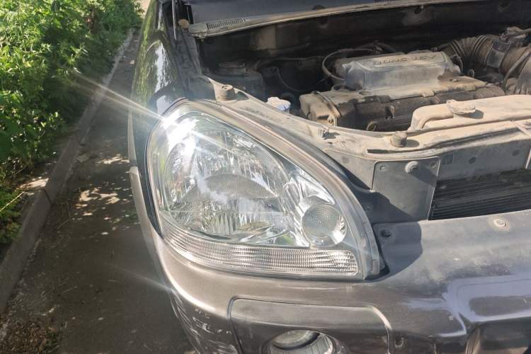 Used Hyundai Tucson 2009 2.0L Manual Two-Wheel Drive Fashion Edition Right Front Headlight