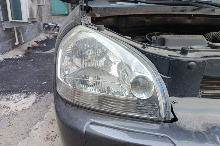 Used Hyundai Tucson 2009 2.0L Manual Two-Wheel Drive Fashion Edition Right Front Headlight