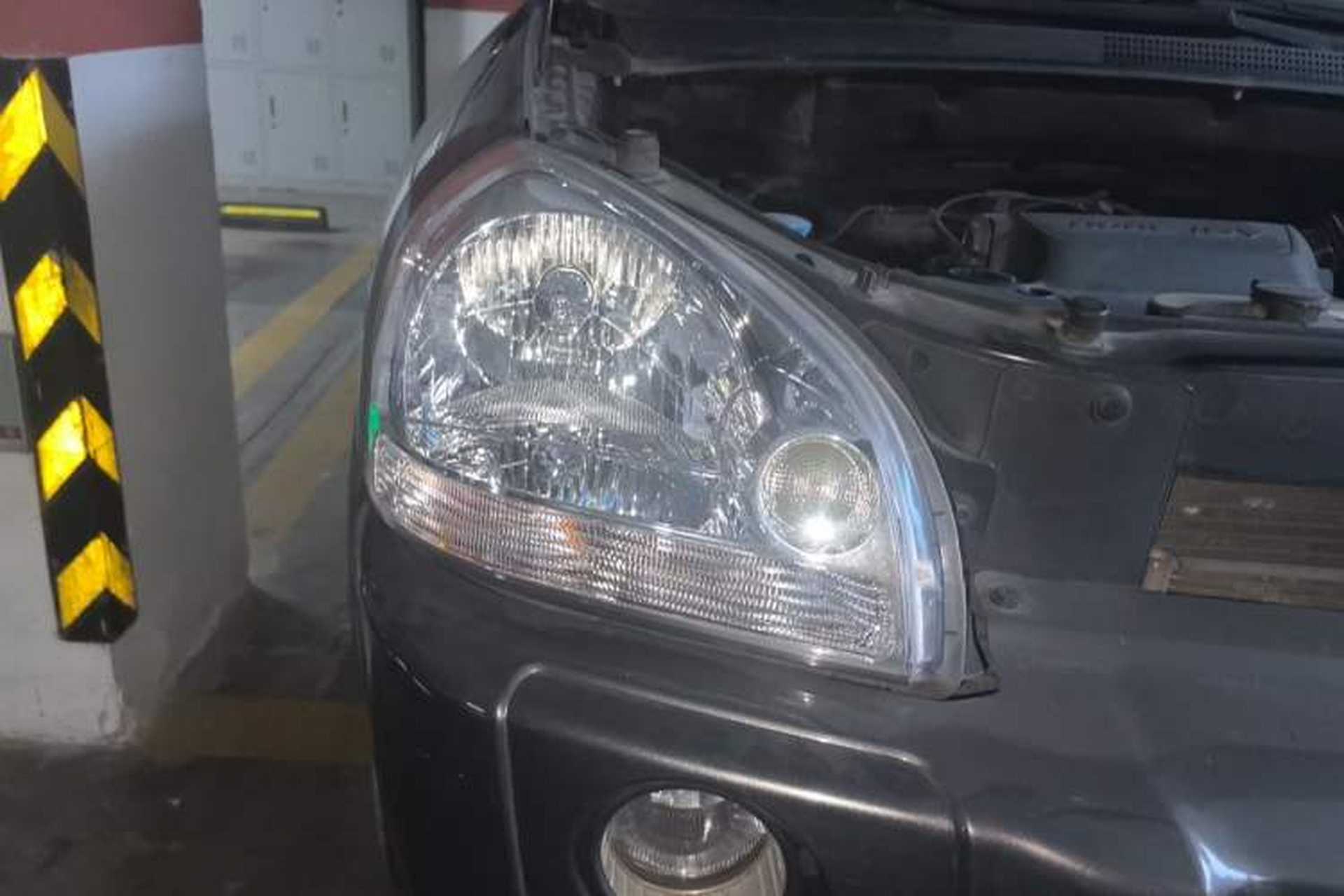 Used Hyundai Tucson 2009 2.0L Manual Two-Wheel Drive Fashion Edition Right Front Headlight