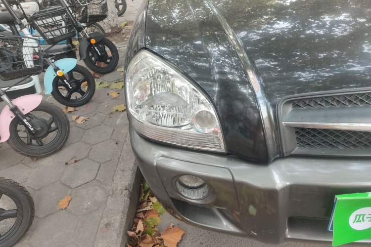 Used Hyundai Tucson 2009 2.0L Manual Two-Wheel Drive Fashion Edition Right Front Headlight