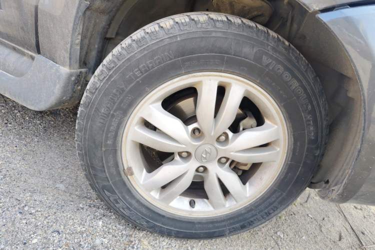 Used Hyundai Tucson 2009 2.0L Manual Two-Wheel Drive Fashion Edition Right Front Wheel Hub