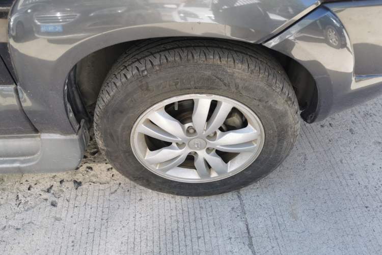 Used Hyundai Tucson 2009 2.0L Manual Two-Wheel Drive Fashion Edition Right Front Wheel Hub