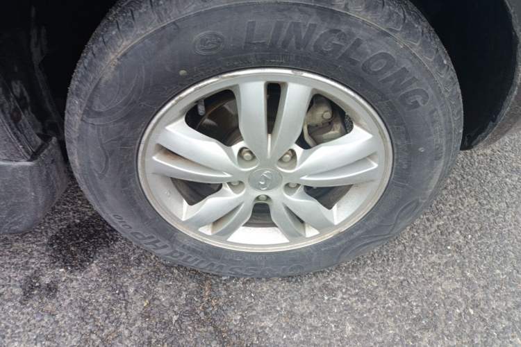 Used Hyundai Tucson 2009 2.0L Manual Two-Wheel Drive Fashion Edition Right Front Wheel Hub