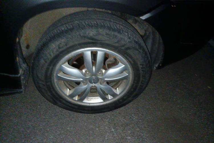 Used Hyundai Tucson 2009 2.0L Manual Two-Wheel Drive Fashion Edition Right Front Wheel Hub