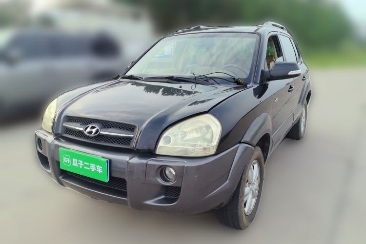 Used Hyundai Tucson 2009 2.0L Manual Two-Wheel Drive Fashion Edition Guazi used car, China used car export, Used car for sale, Used  cars, Cheapest cars for sale