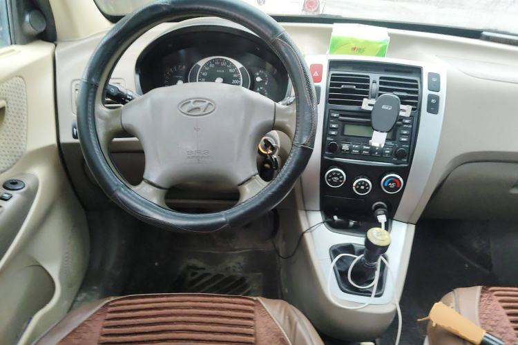 Used Hyundai Tucson 2009 2.0L Manual Two-Wheel Drive Fashion Edition Steering Wheel