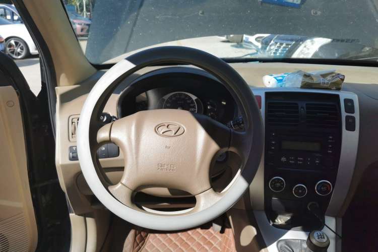 Used Hyundai Tucson 2009 2.0L Manual Two-Wheel Drive Fashion Edition Steering Wheel