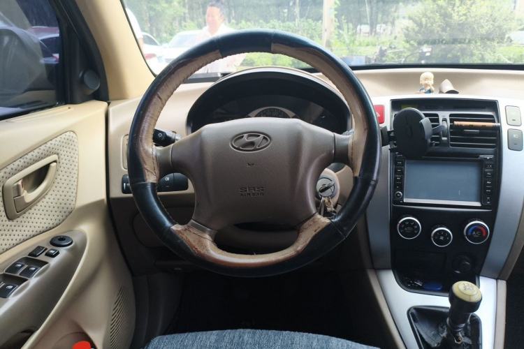 Used Hyundai Tucson 2009 2.0L Manual Two-Wheel Drive Fashion Edition Steering Wheel