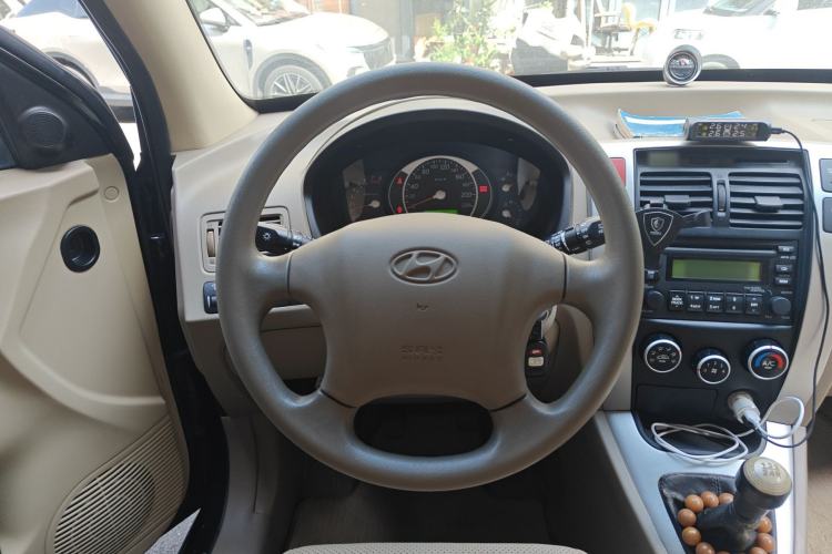 Used Hyundai Tucson 2009 2.0L Manual Two-Wheel Drive Fashion Edition Steering Wheel