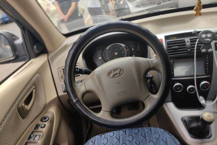 Used Hyundai Tucson 2009 2.0L Manual Two-Wheel Drive Fashion Edition Steering Wheel