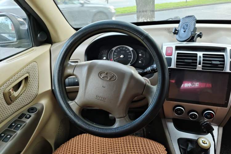 Used Hyundai Tucson 2009 2.0L Manual Two-Wheel Drive Fashion Edition Steering Wheel