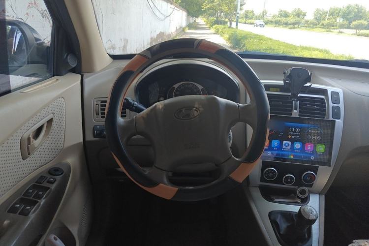 Used Hyundai Tucson 2009 2.0L Manual Two-Wheel Drive Fashion Edition Steering Wheel