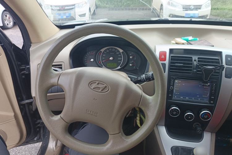 Used Hyundai Tucson 2009 2.0L Manual Two-Wheel Drive Fashion Edition Steering Wheel