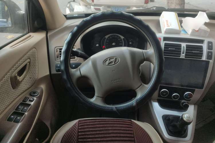 Used Hyundai Tucson 2009 2.0L Manual Two-Wheel Drive Fashion Edition Steering Wheel