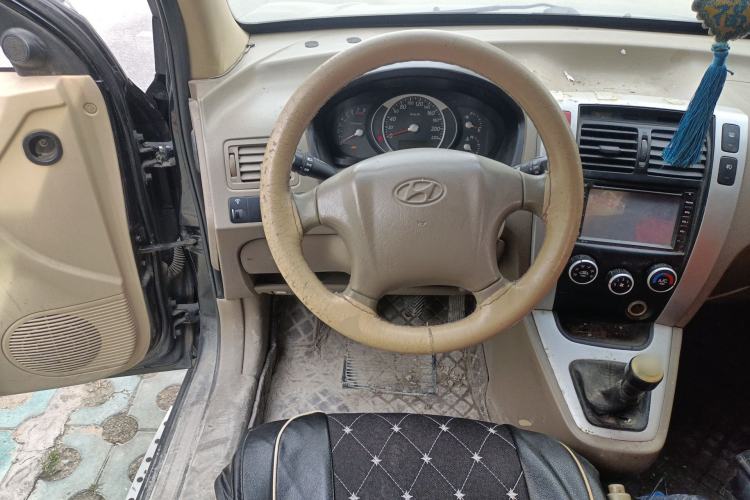 Used Hyundai Tucson 2009 2.0L Manual Two-Wheel Drive Fashion Edition Steering Wheel