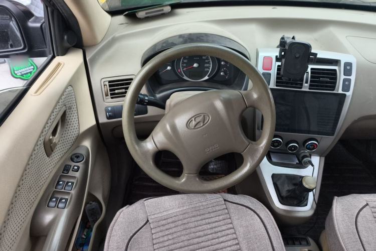 Used Hyundai Tucson 2009 2.0L Manual Two-Wheel Drive Fashion Edition Steering Wheel